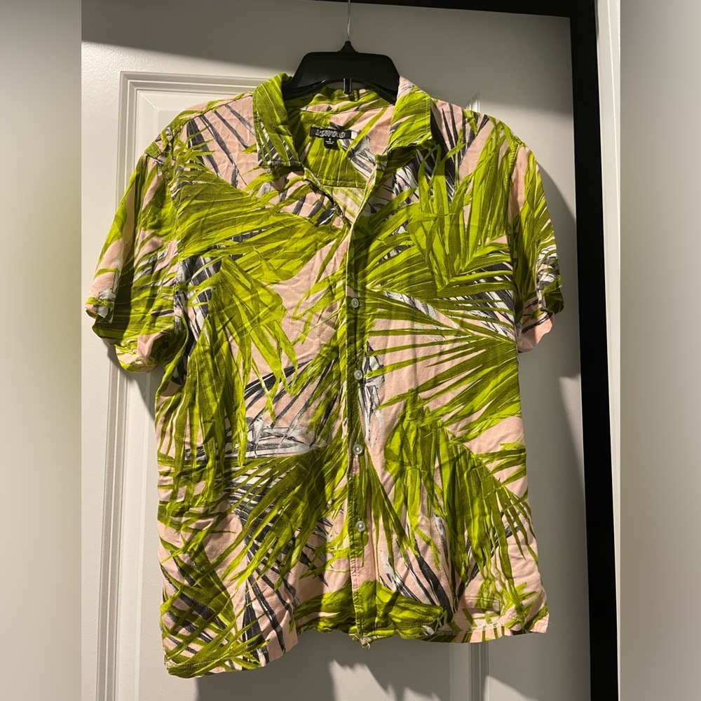 Small Men’s Tropical Button Down From Elwood